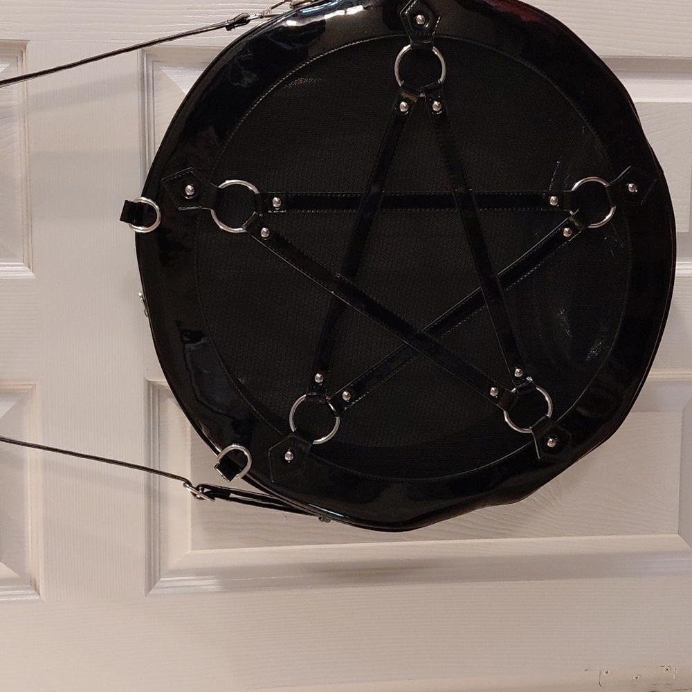 KILLSTAR LARGE PENTAGRAM ROUND MESH WEEKENDER,TRAVEL BAG,BEACH BAG NWOT - Picture 10 of 12